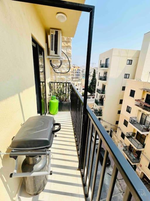 Cosy Home Close To The Sea, King-Size Bed St. Paul's Bay Exterior photo